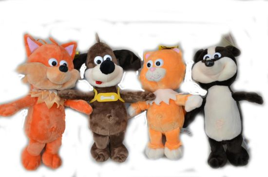 Chat et chien de poupée d'animal de bande dessinée en peluche