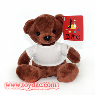 Petit ours en peluche avec t-shirt