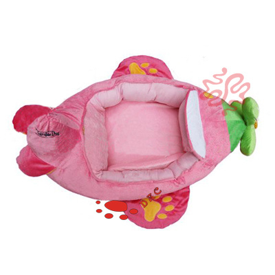 Voiture rose de dessin animé d'animal en peluche