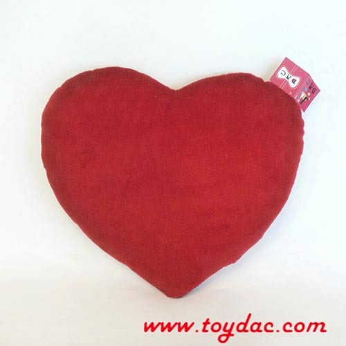 Coussin en peluche coeur rouge Love