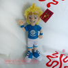 Jouet de mascotte de garçon de football en peluche