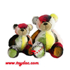 Ours en peluche arc-en-ciel